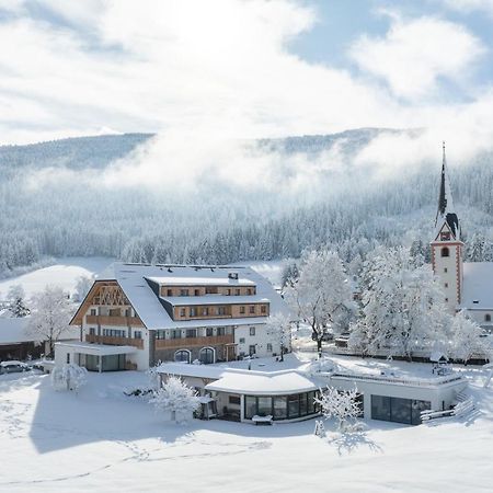 Hotel Loeckerwirt à Sankt Margarethen im Lungau Extérieur photo